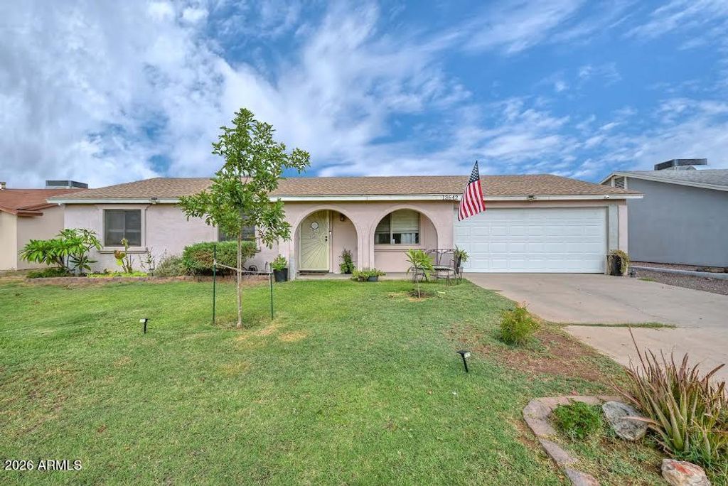 Photo of 13642 N 20th Lane N, Phoenix, AZ 85029 (MLS # 7055187)