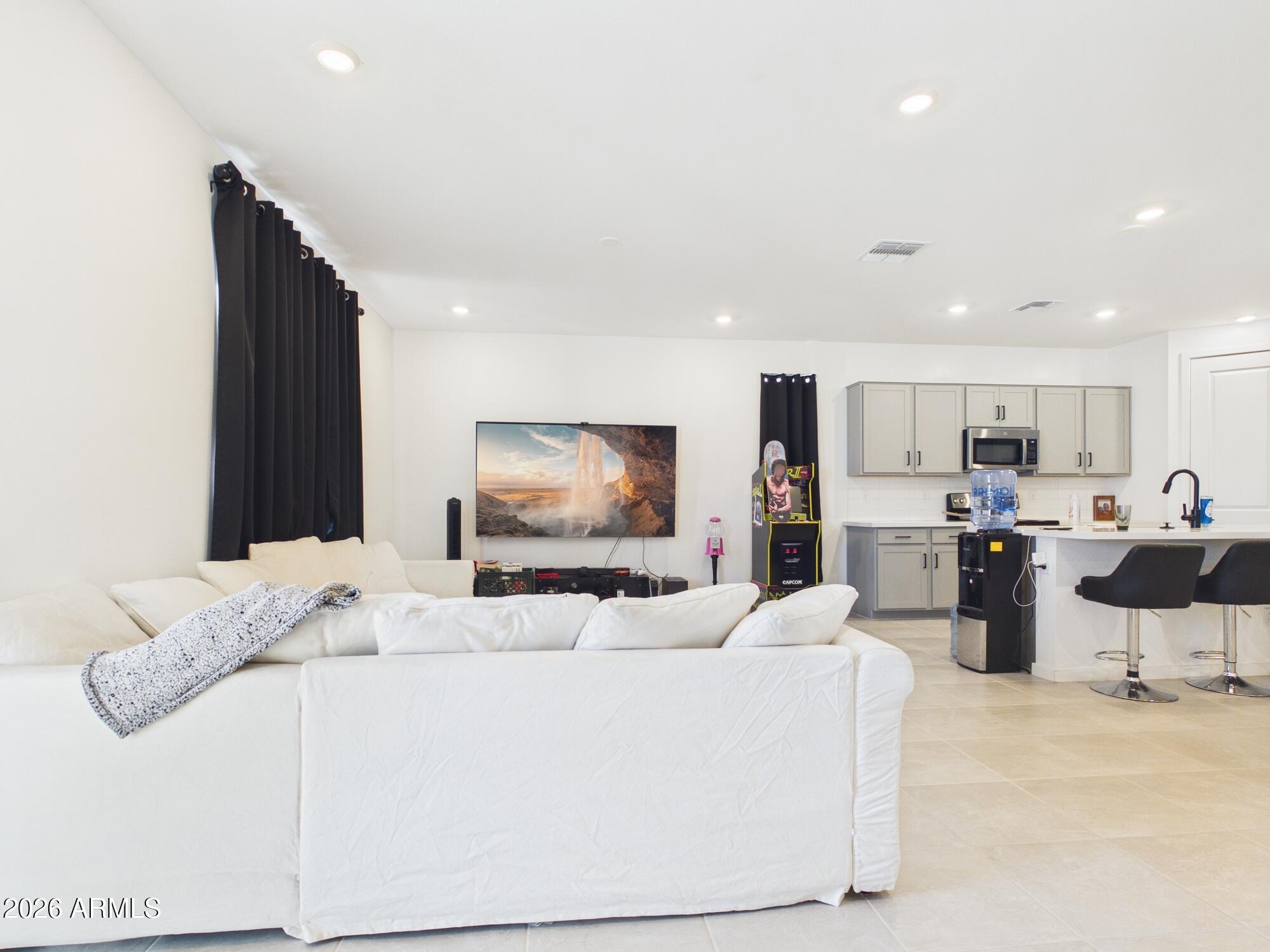 25159 W Bowker Street