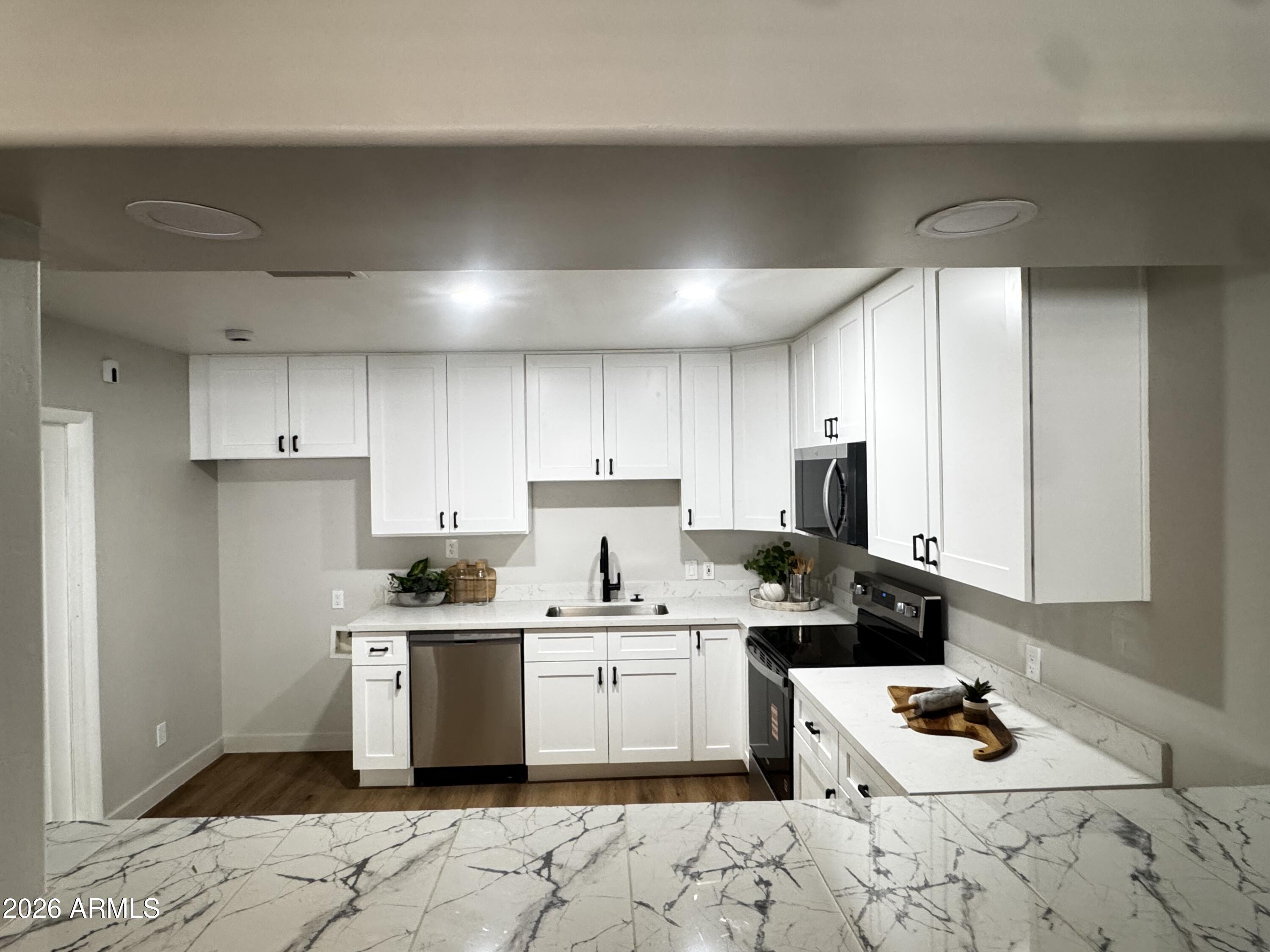 7732 W MITCHELL Drive