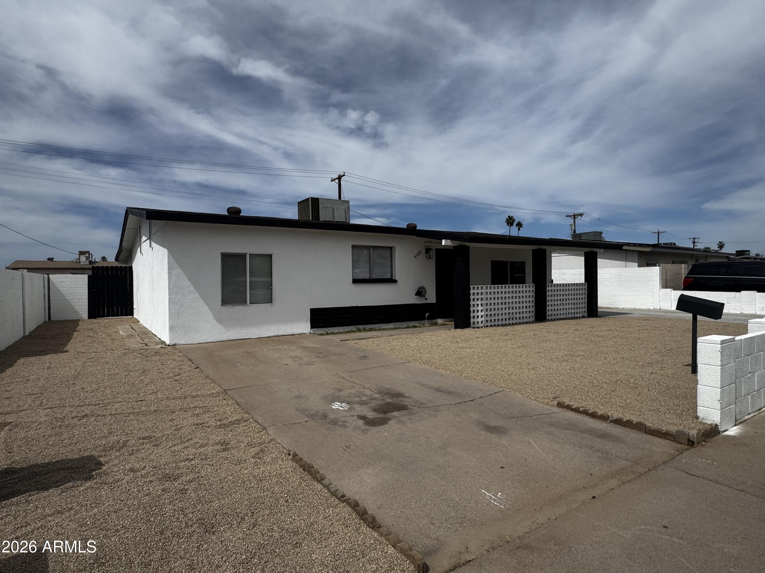 7732 W MITCHELL Drive