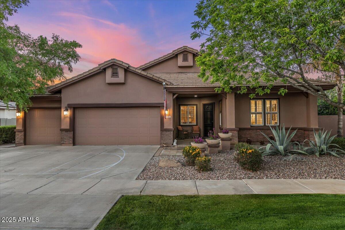 3482 E COTTON Lane