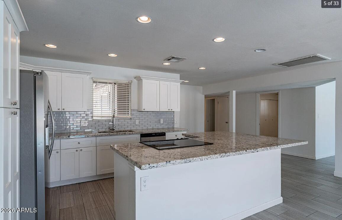 1262 E HERMOSA Drive