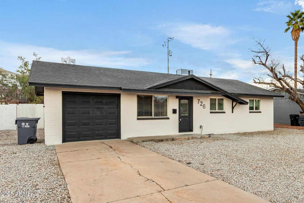 Photo of 726 E Vista Del Cerro Drive, Tempe, AZ 85281 (MLS # 6948638)