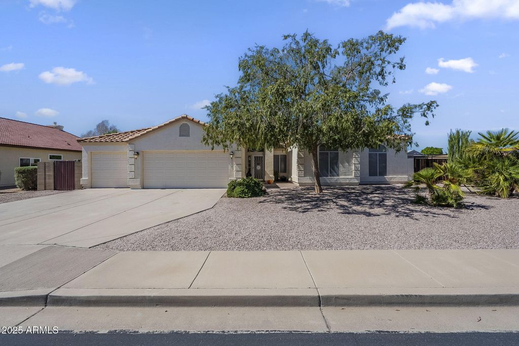 Photo of 2360 N Yale Street, Mesa, AZ 85213 (MLS # 6929554)
