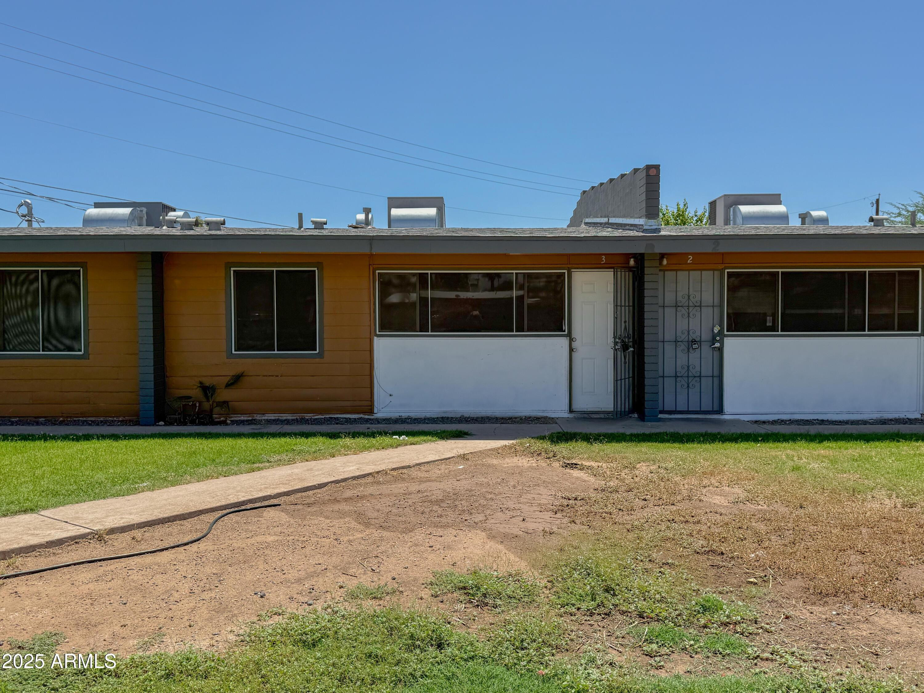 2123 W DEVONSHIRE Avenue 3