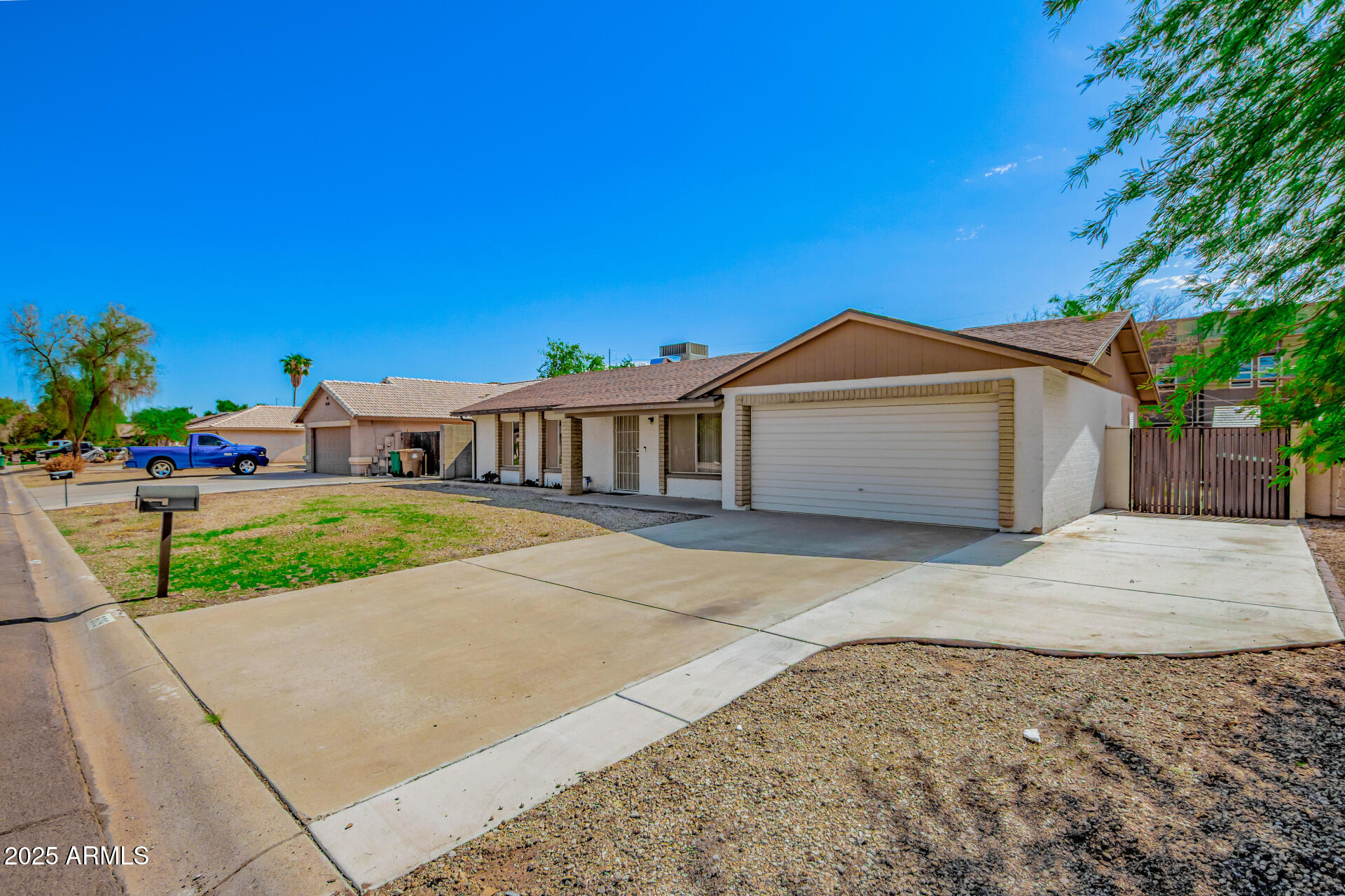 609 E CALLE CHULO Road