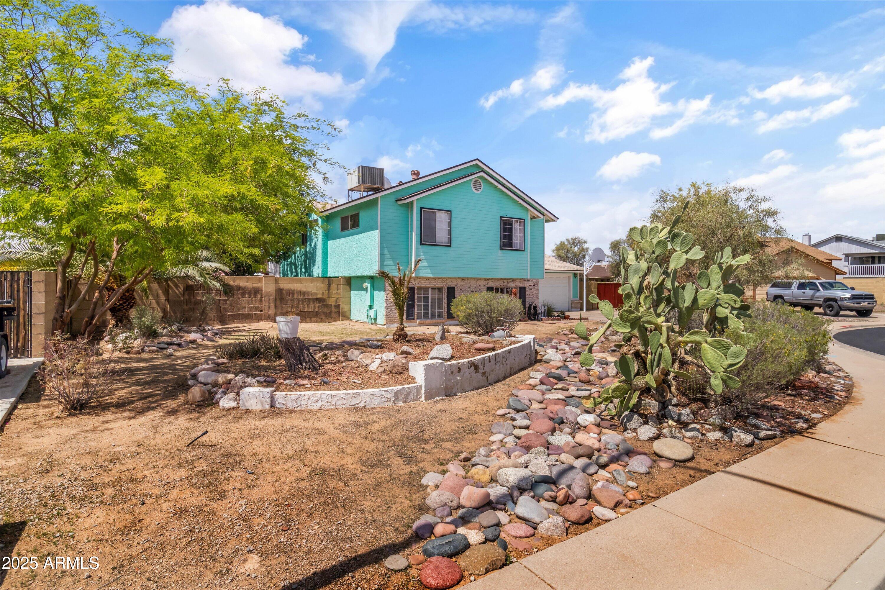 1822 N SUNAIRE Circle