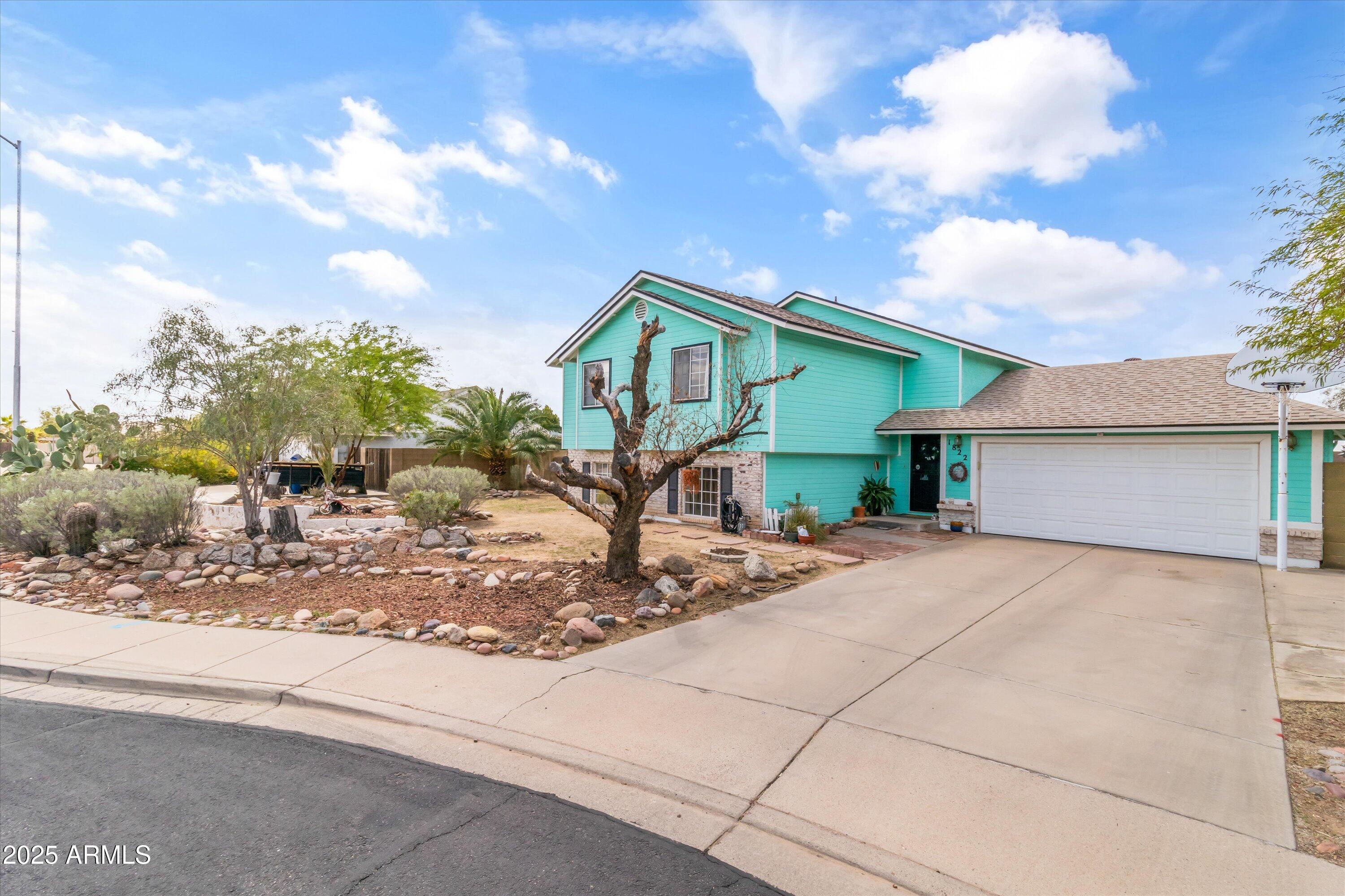 1822 N SUNAIRE Circle