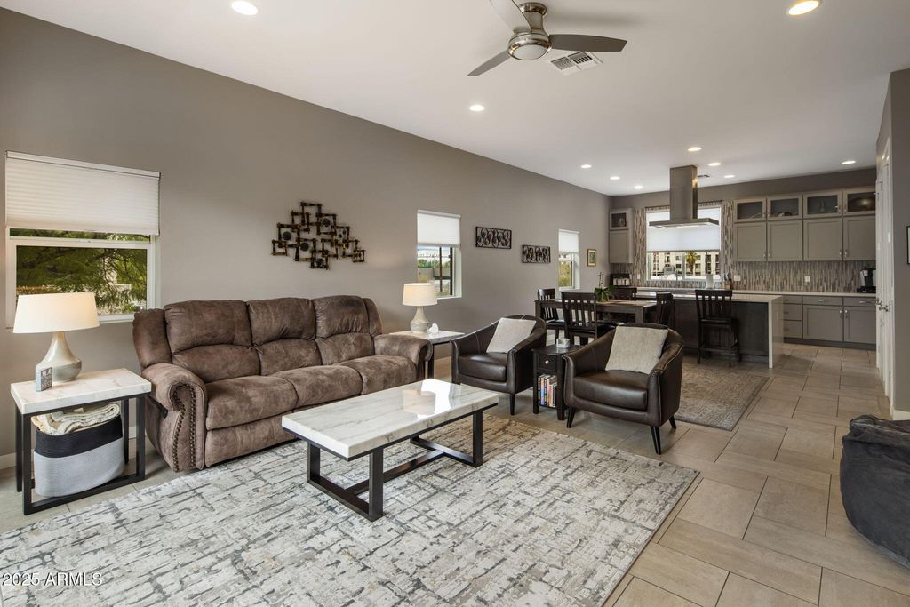Photo of 325 E Coronado Road #19, Phoenix, AZ 85004 (MLS # 6909853)