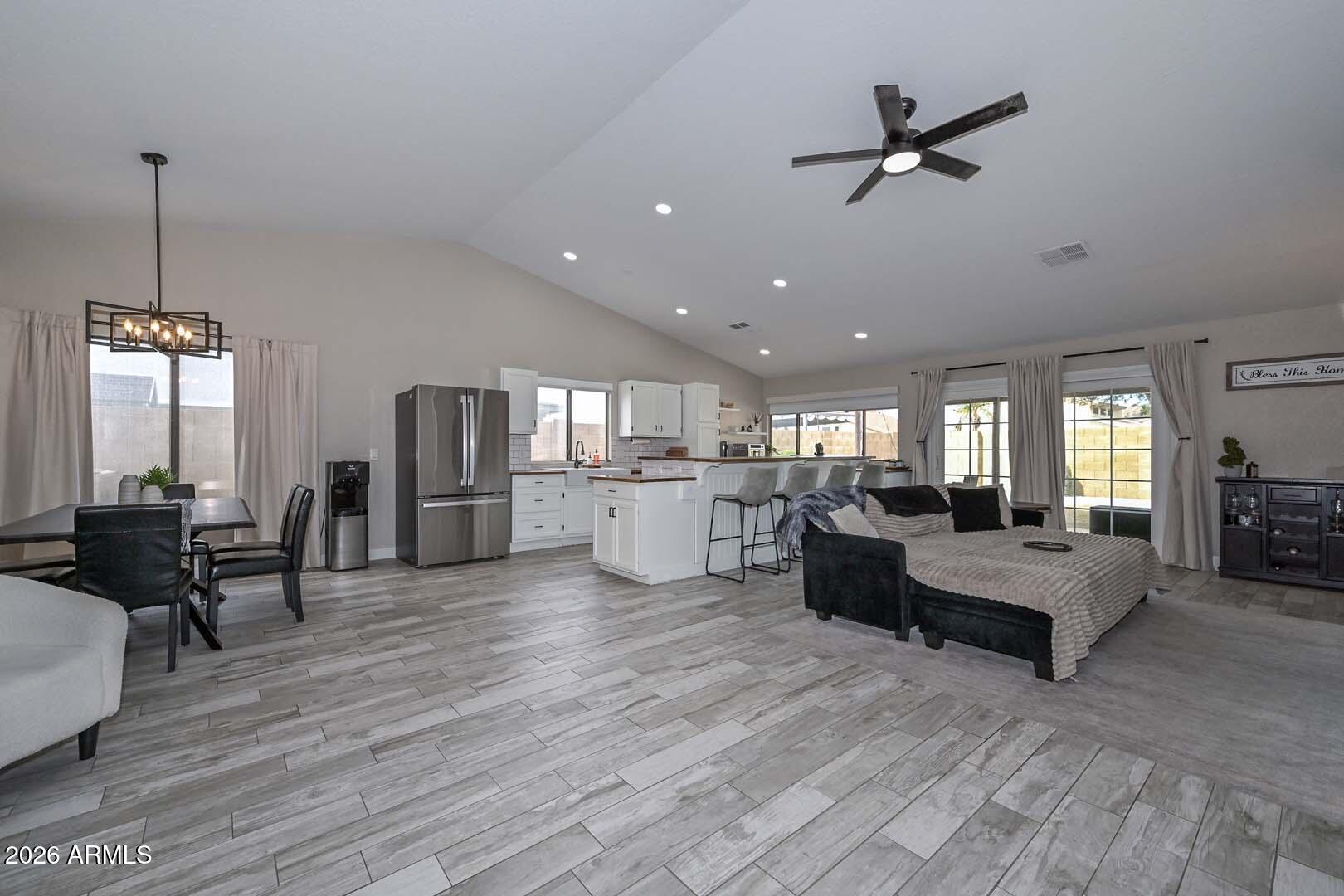 3918 W CALLE LEJOS --