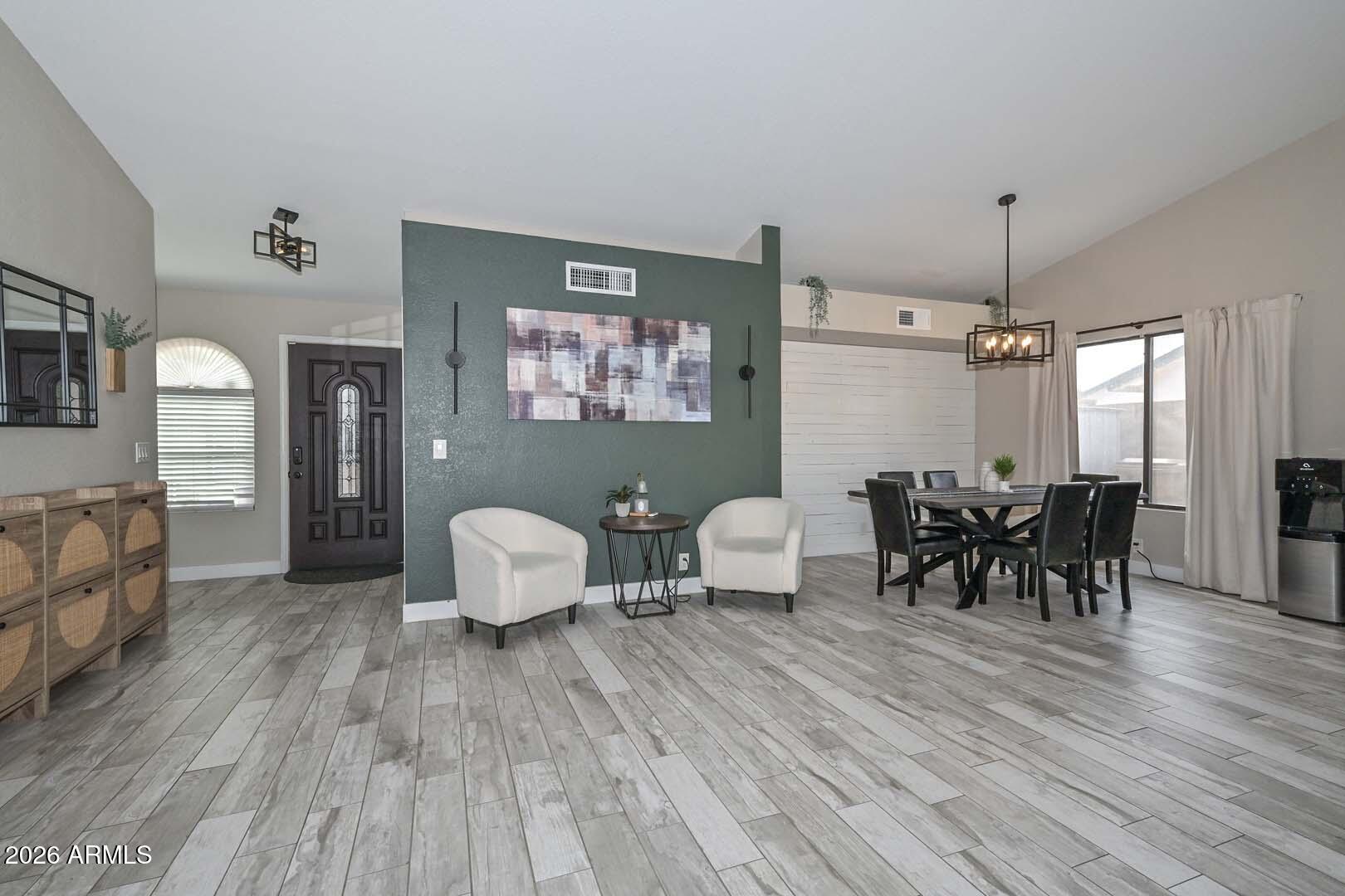 3918 W CALLE LEJOS --