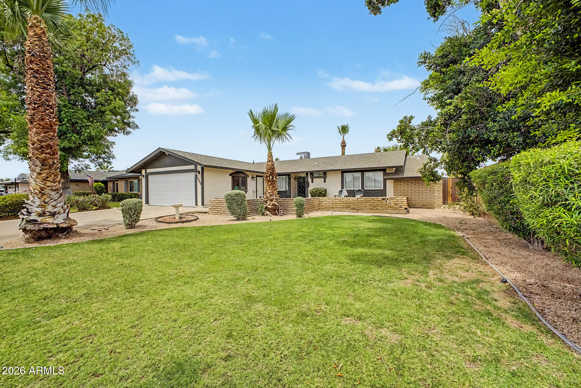 1066 E CARSON Drive