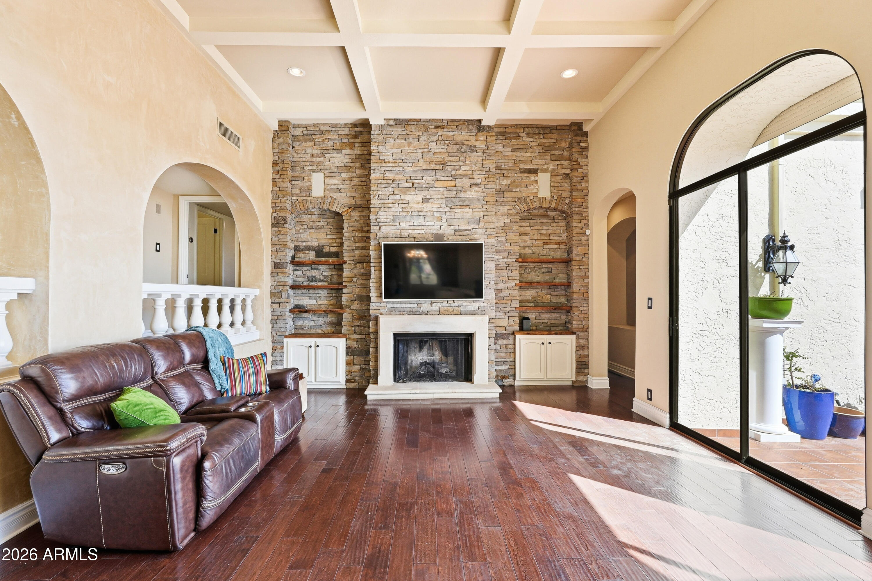 3800 E LINCOLN Drive 6