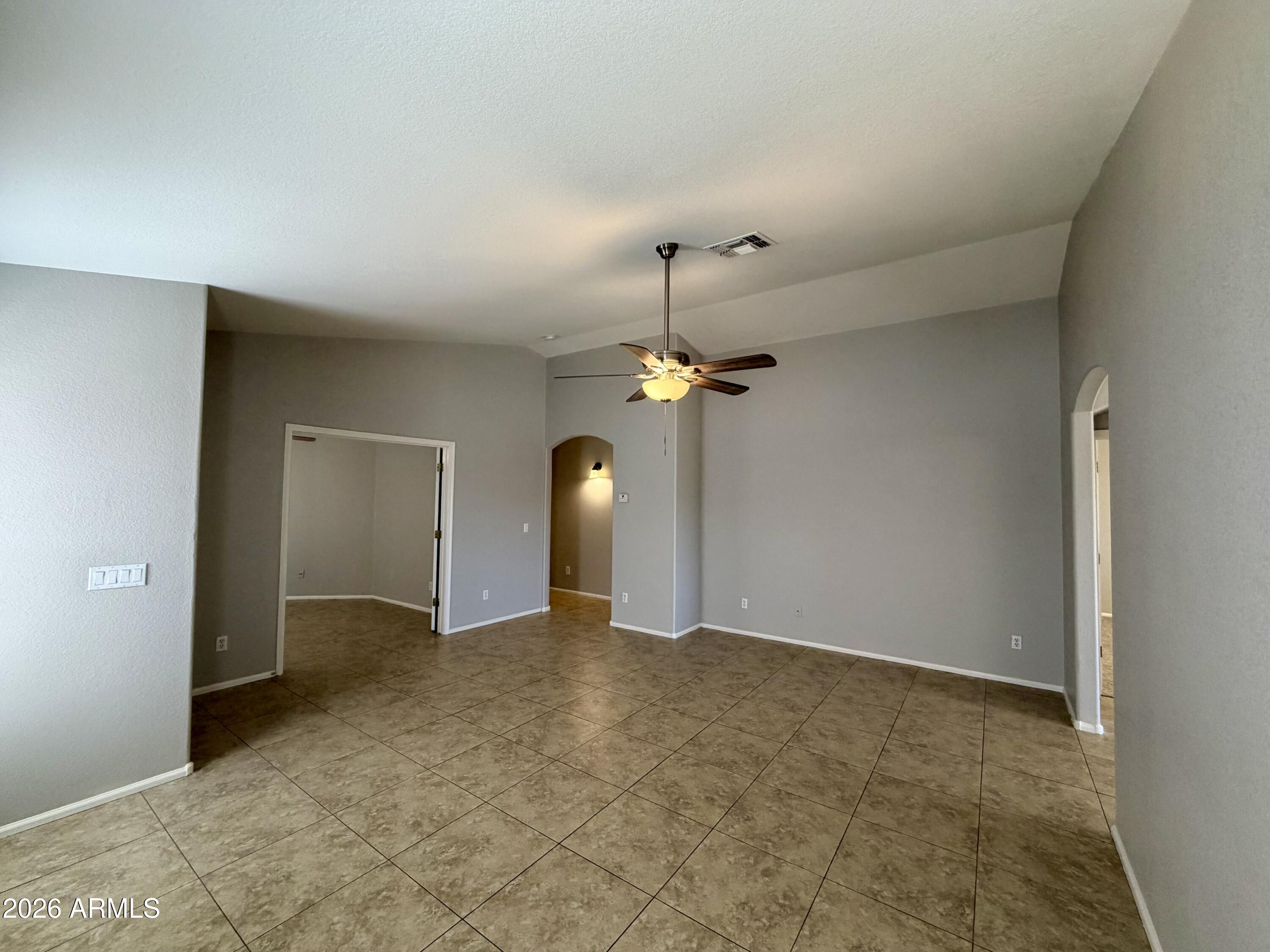 1045 E NARDINI Street