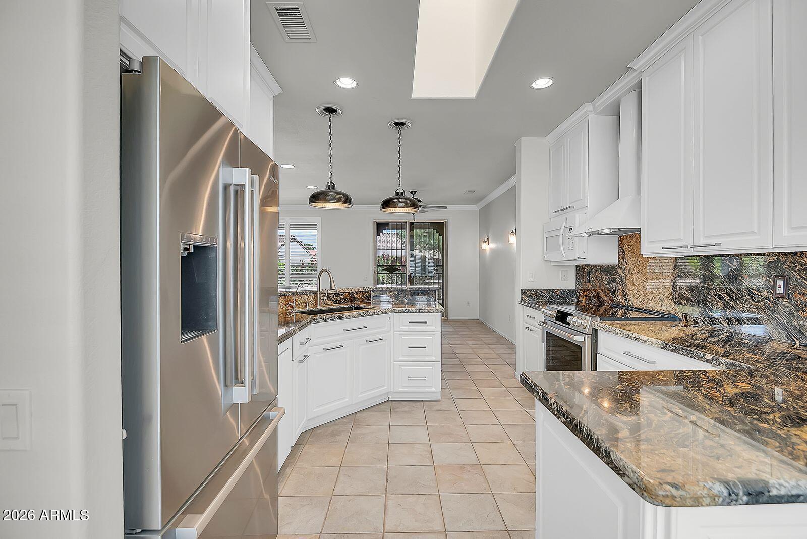 15776 W SILVER BREEZE Drive