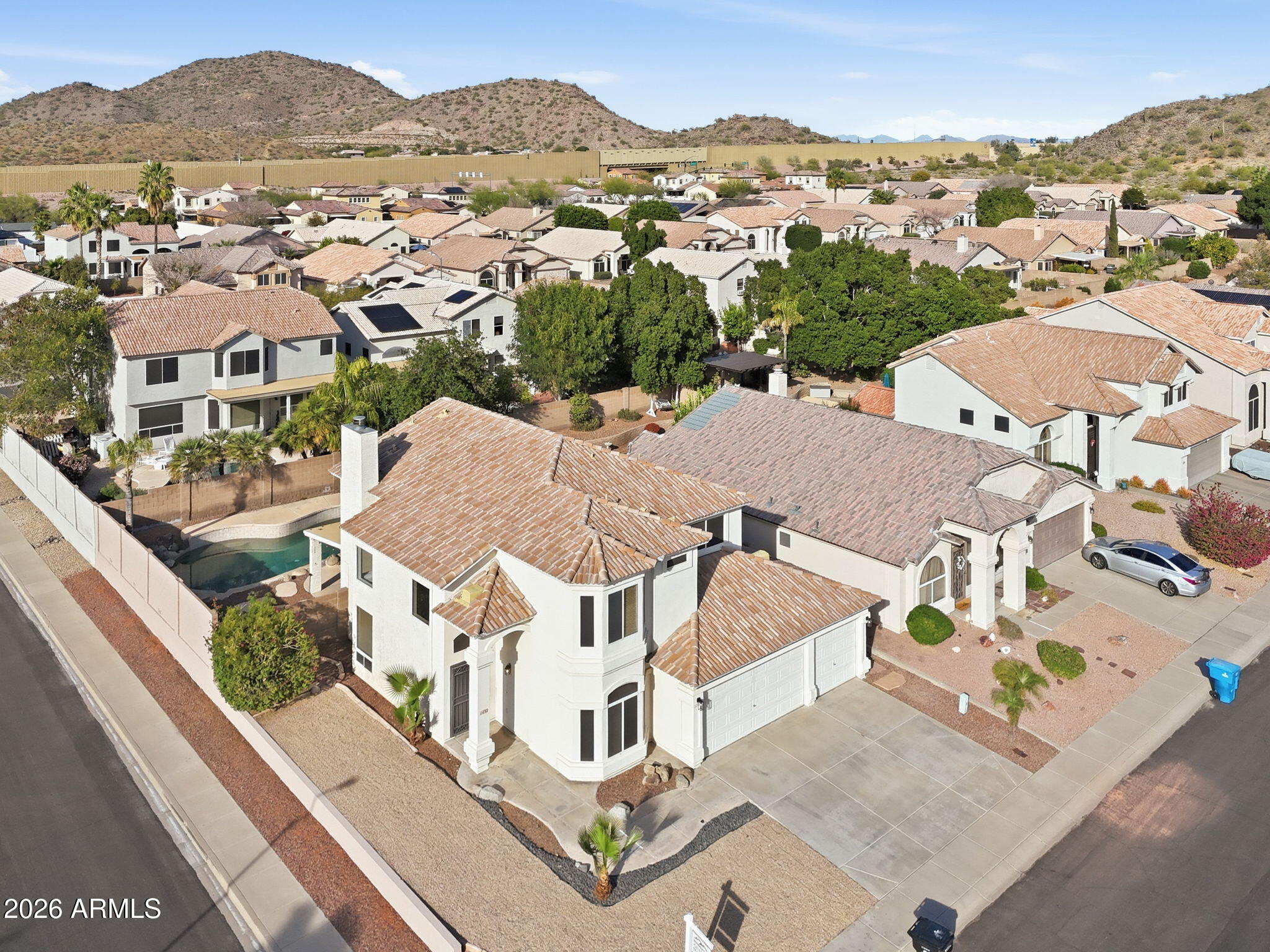 1432 E BEHREND Drive