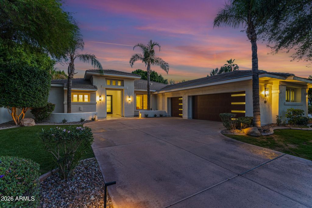 Photo of 1833 W Mead Place, Chandler, AZ 85248 (MLS # 7015600)