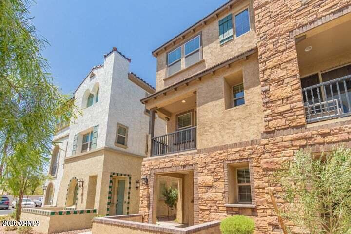 1635 E DOGWOOD Lane