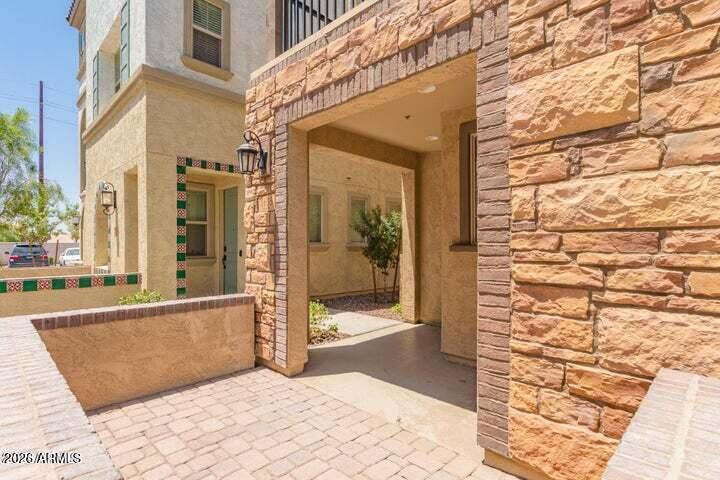 1635 E DOGWOOD Lane