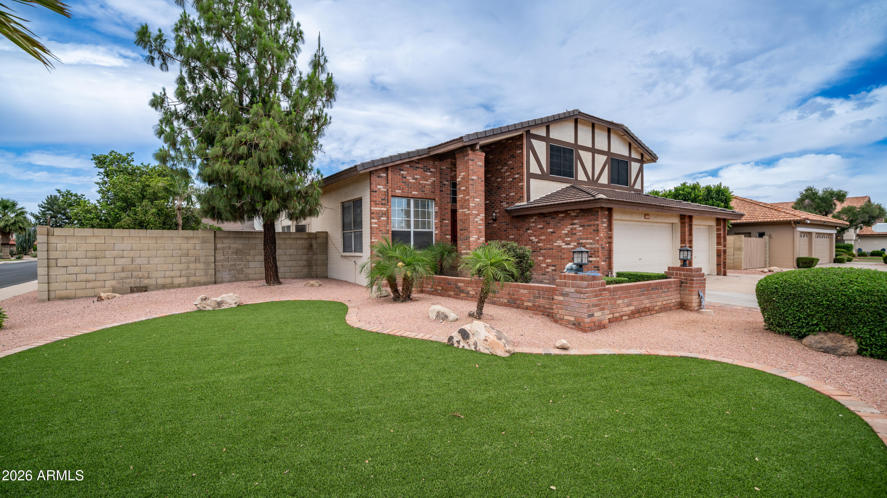 6620 W REDFIELD Road
