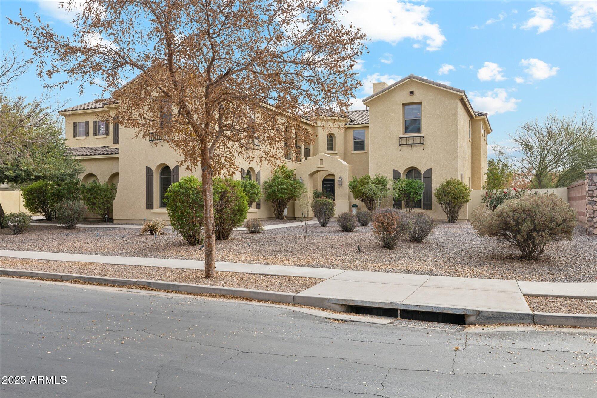 2717 E FLOWER Court