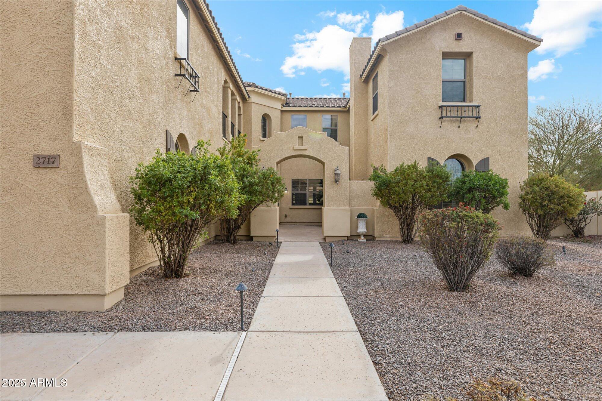 2717 E FLOWER Court