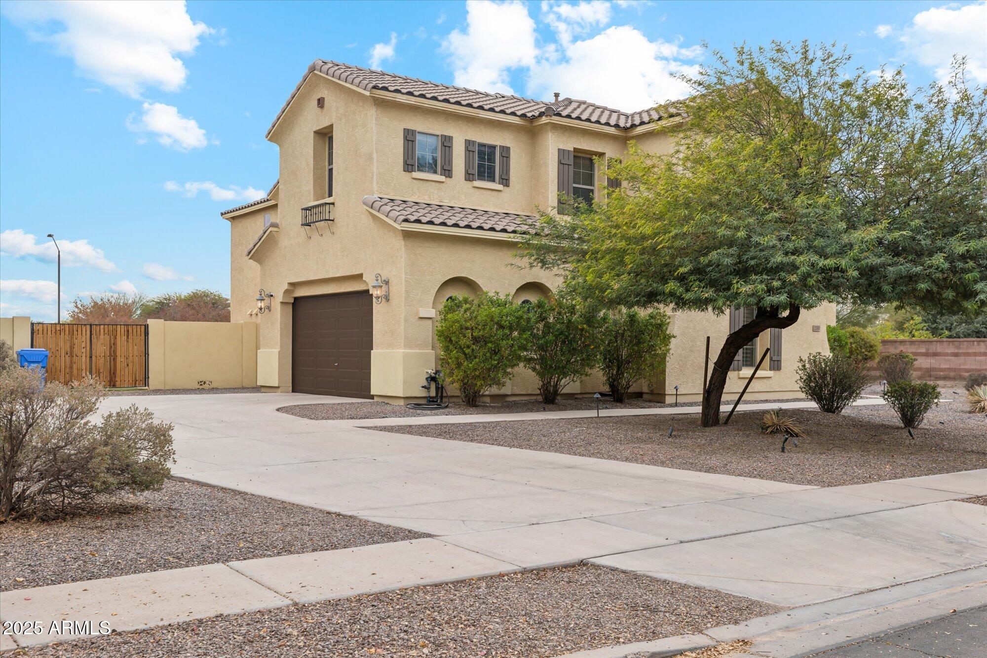 2717 E FLOWER Court