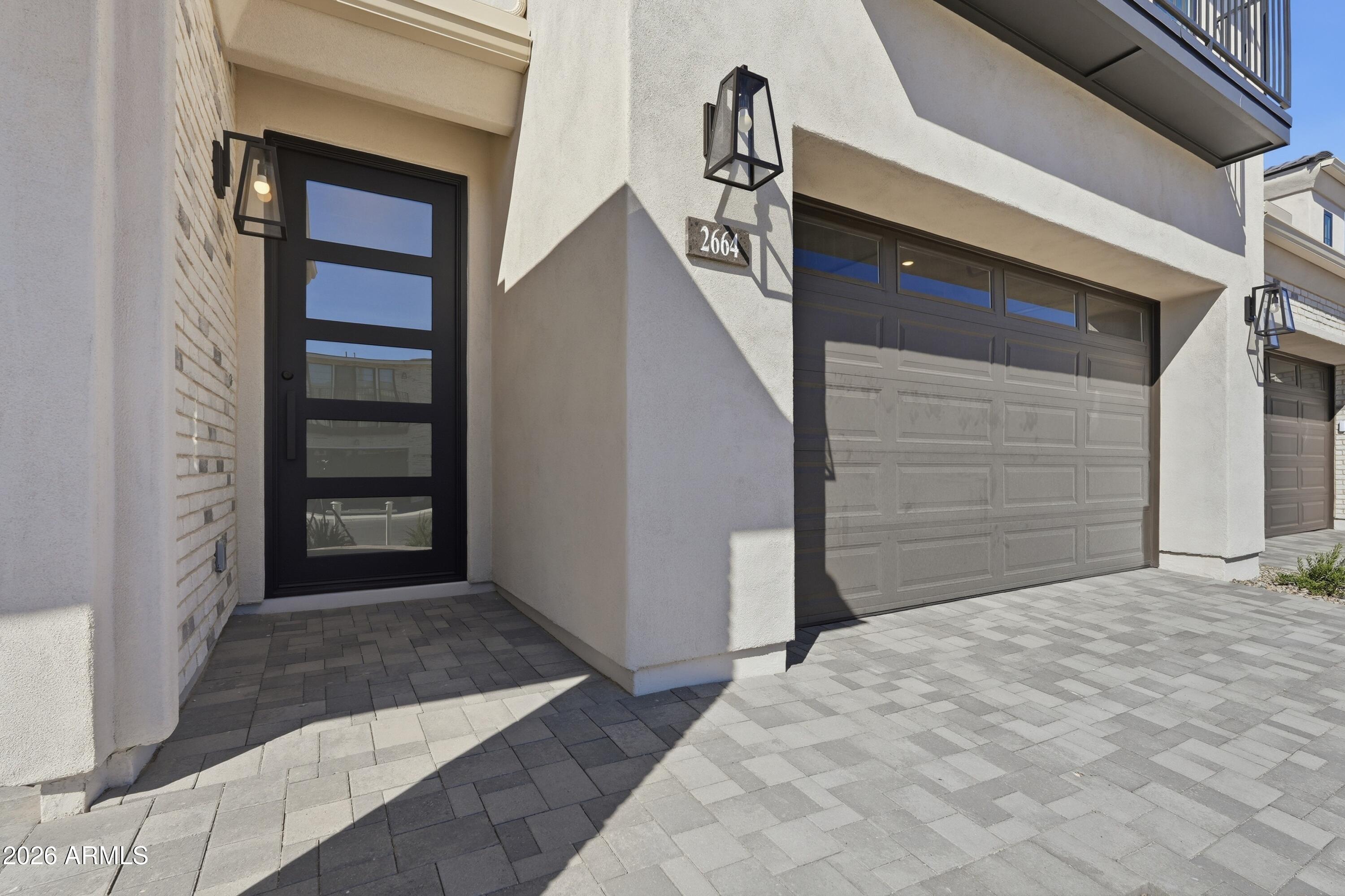 2664 E LONGHORN Court