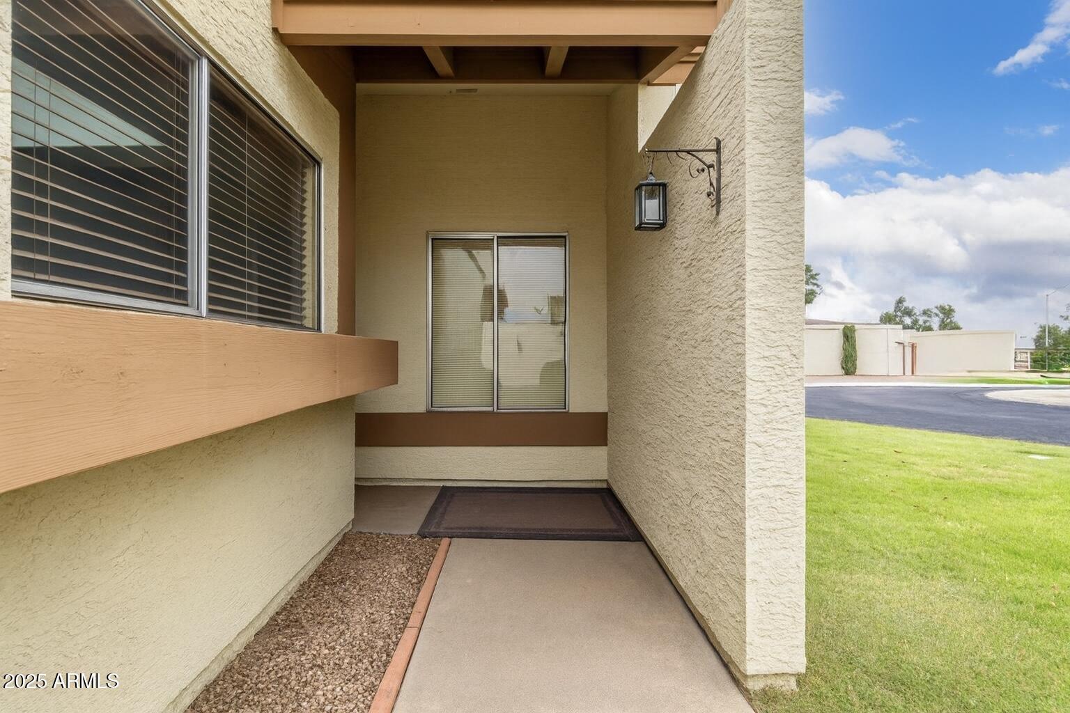 2539 W PERSHING Avenue