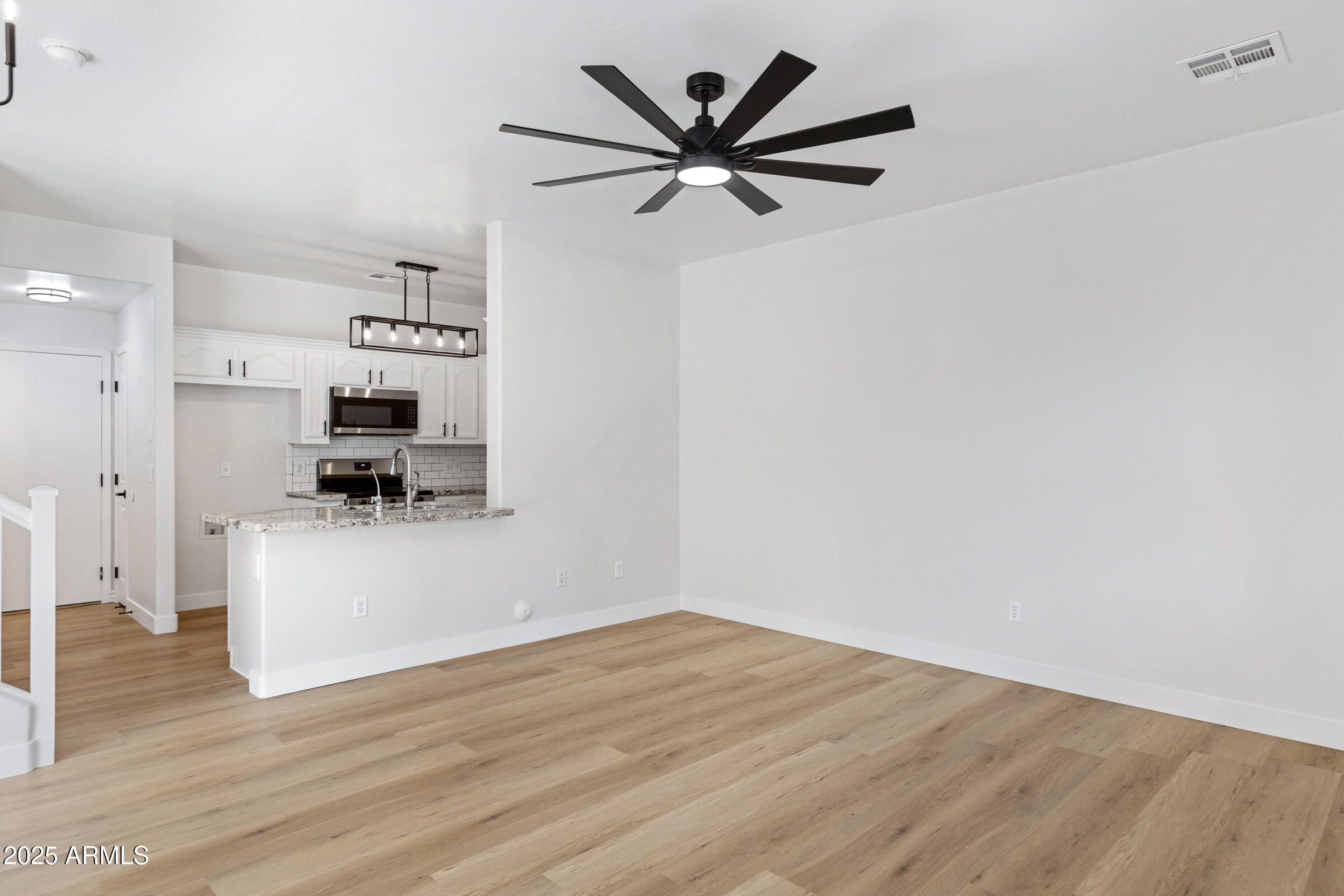 1563 S LONGSPUR Lane