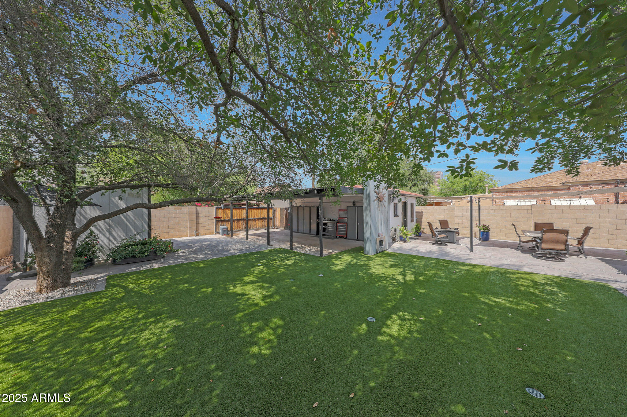 530 W ALMERIA Road