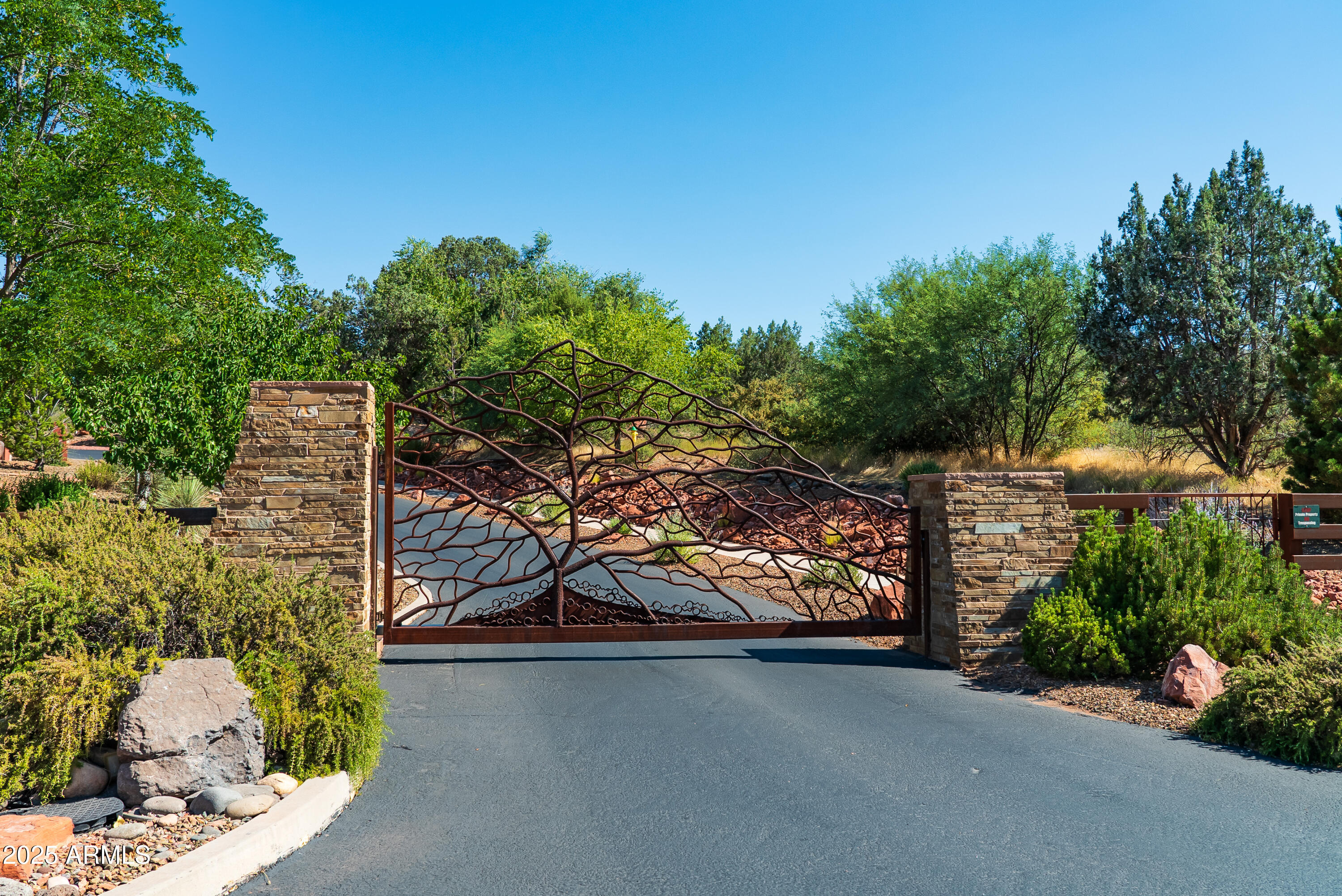 Sedona, Arizona, 86336, United States, 4 Bedrooms Bedrooms, ,4 BathroomsBathrooms,Residential,Active,2016684