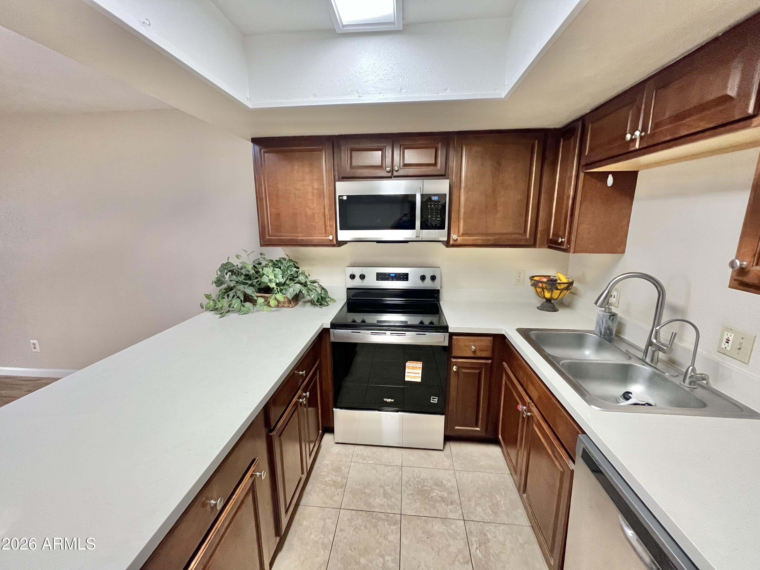 2145 E CENTER Lane 3