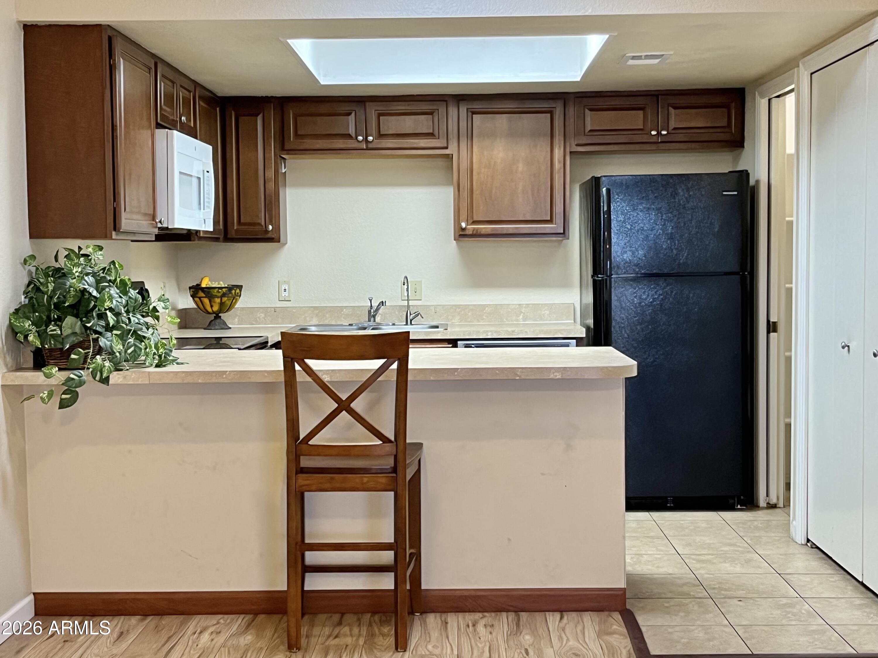 2145 E CENTER Lane 3