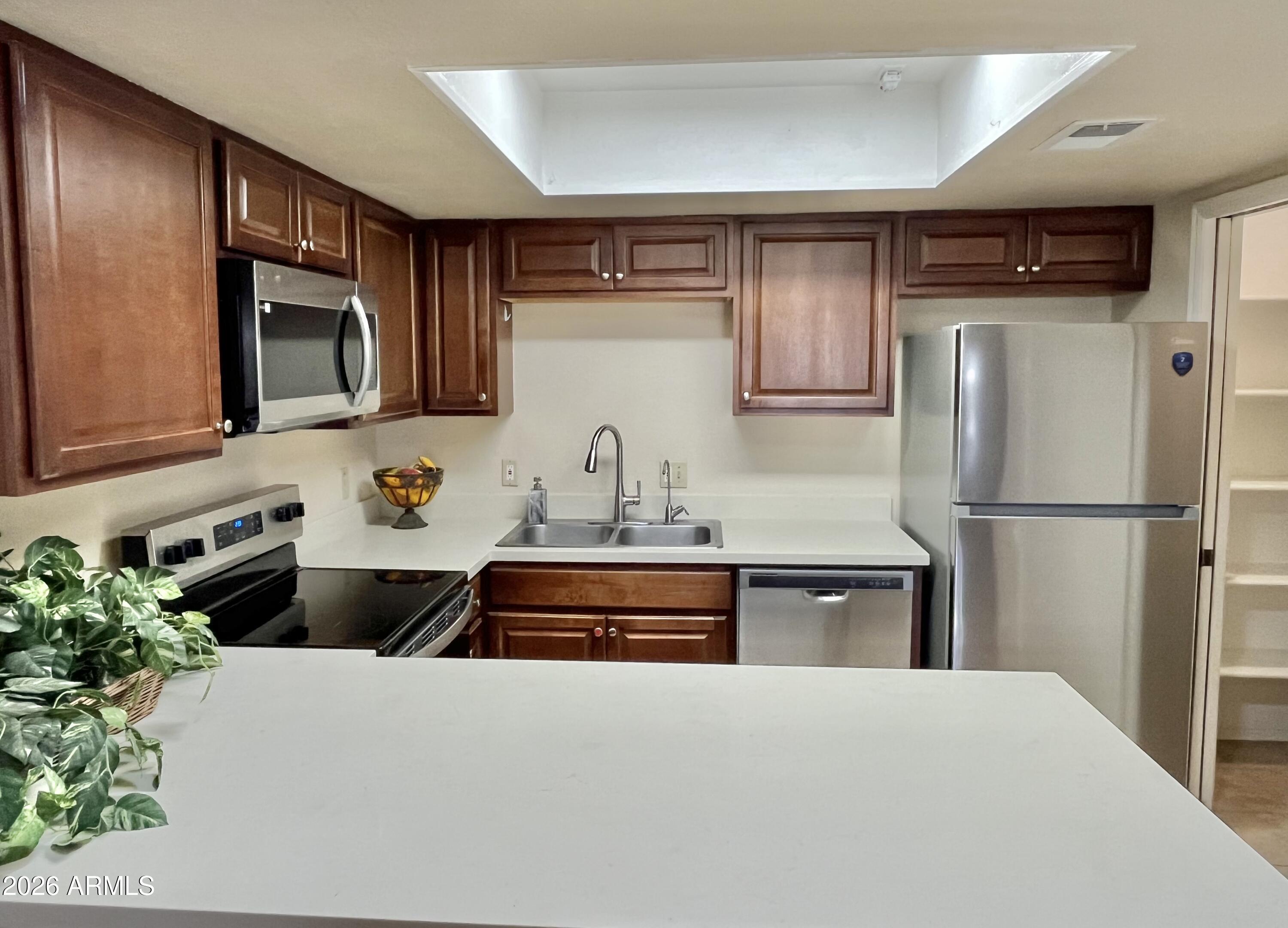 2145 E CENTER Lane 3