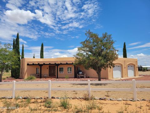 A home in Pearce