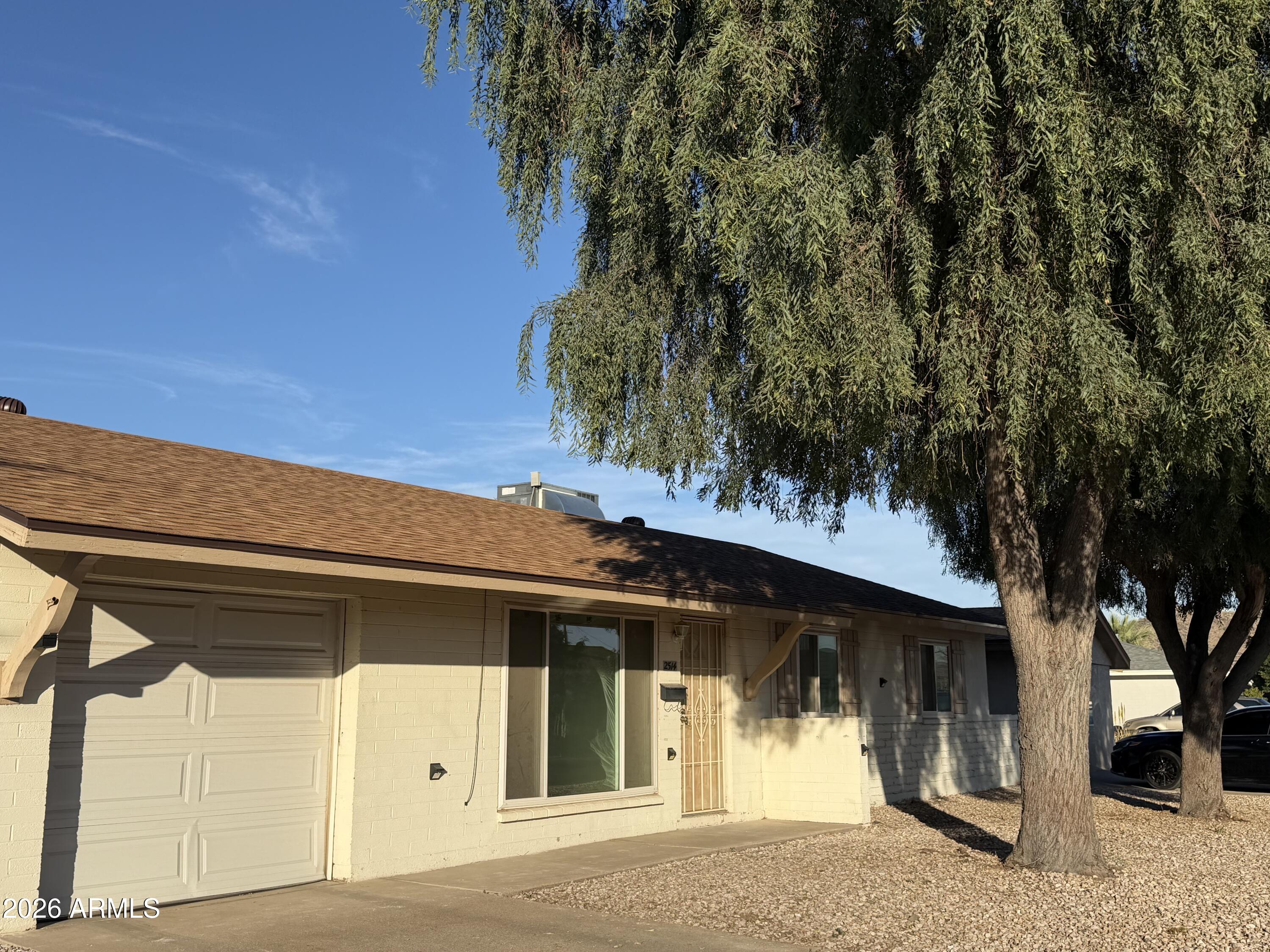 2514 W Larkspur Drive