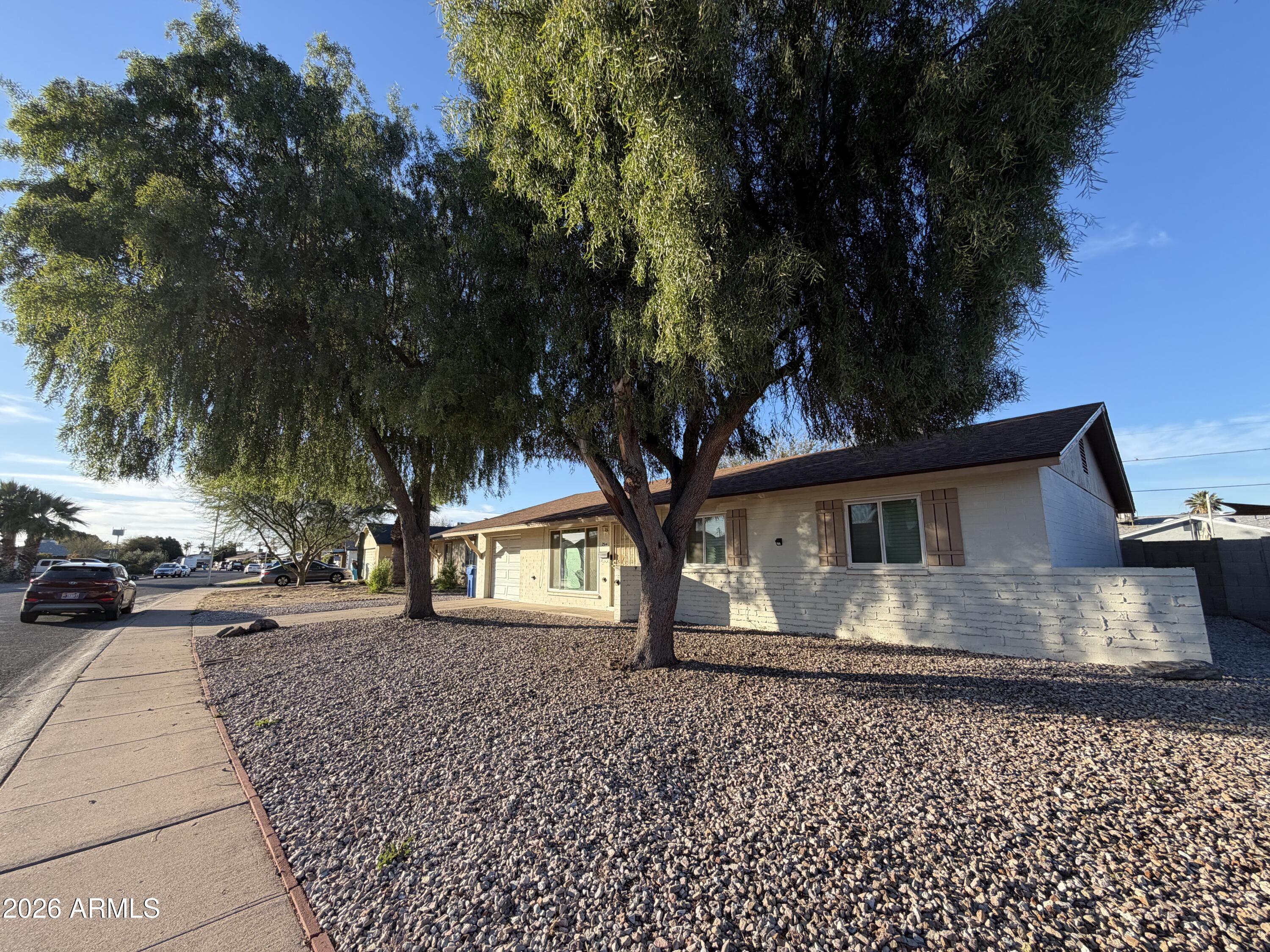 2514 W Larkspur Drive