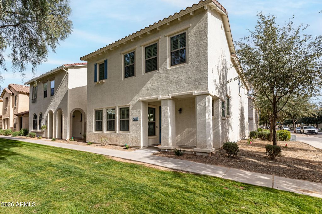 Photo of 3490 S Bluejay Drive, Gilbert, AZ 85297 (MLS # 6972522)