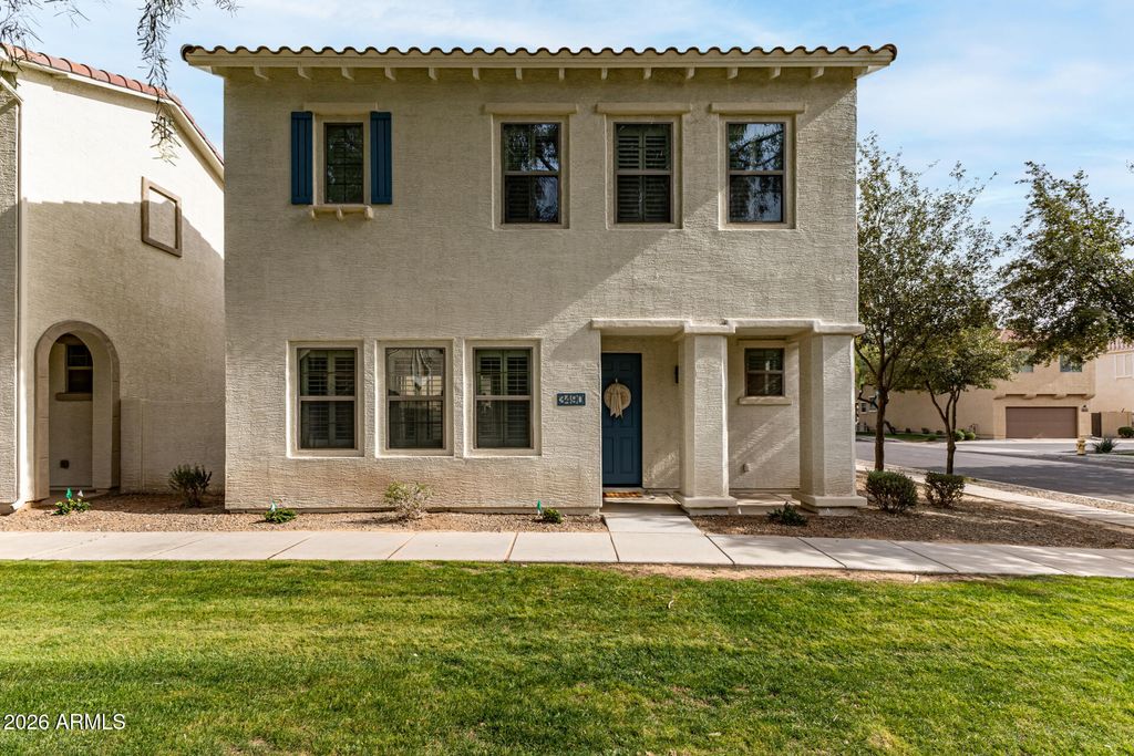 Photo of 3490 S Bluejay Drive, Gilbert, AZ 85297 (MLS # 6972522)