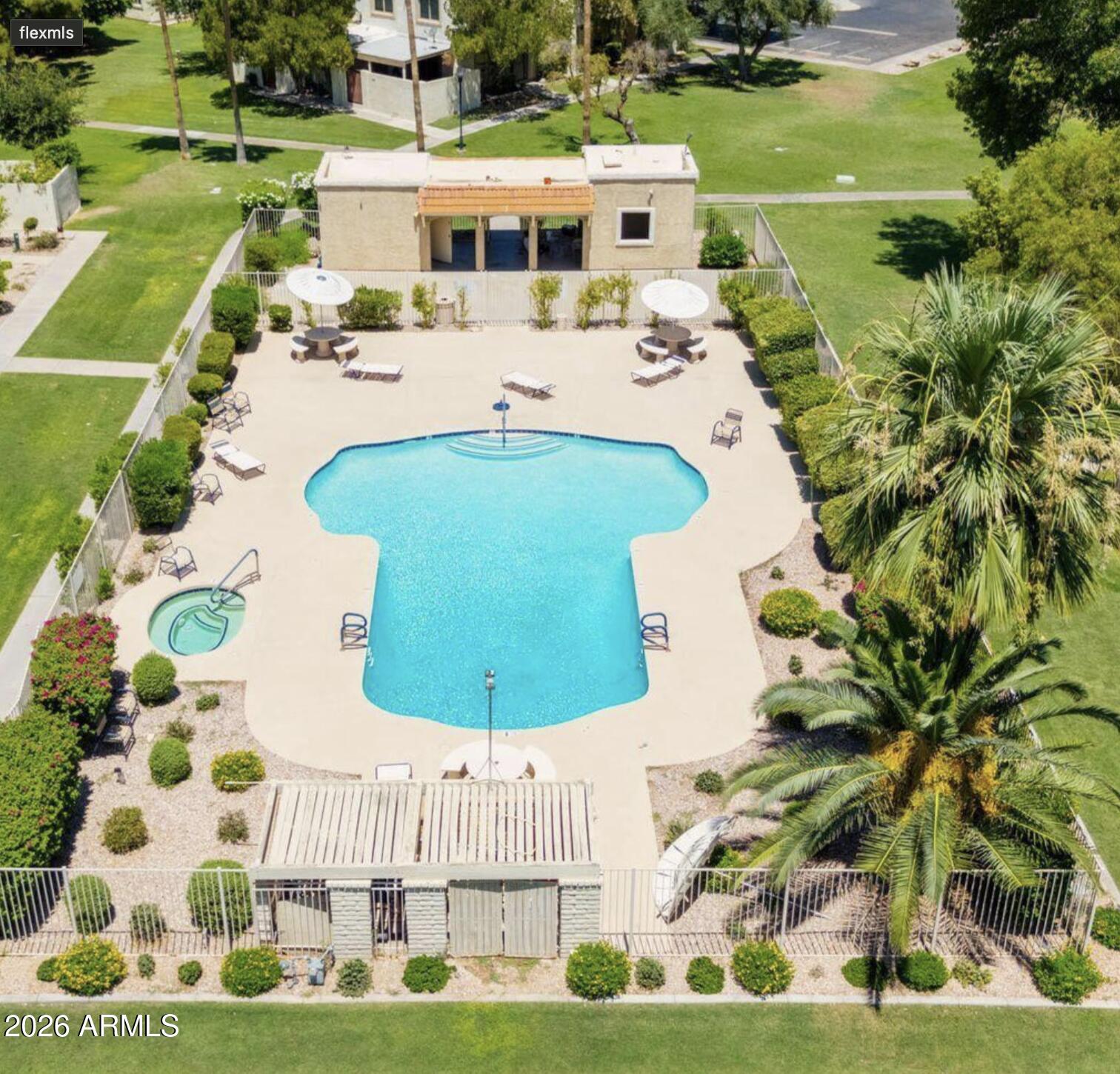 6105 N 79TH Street