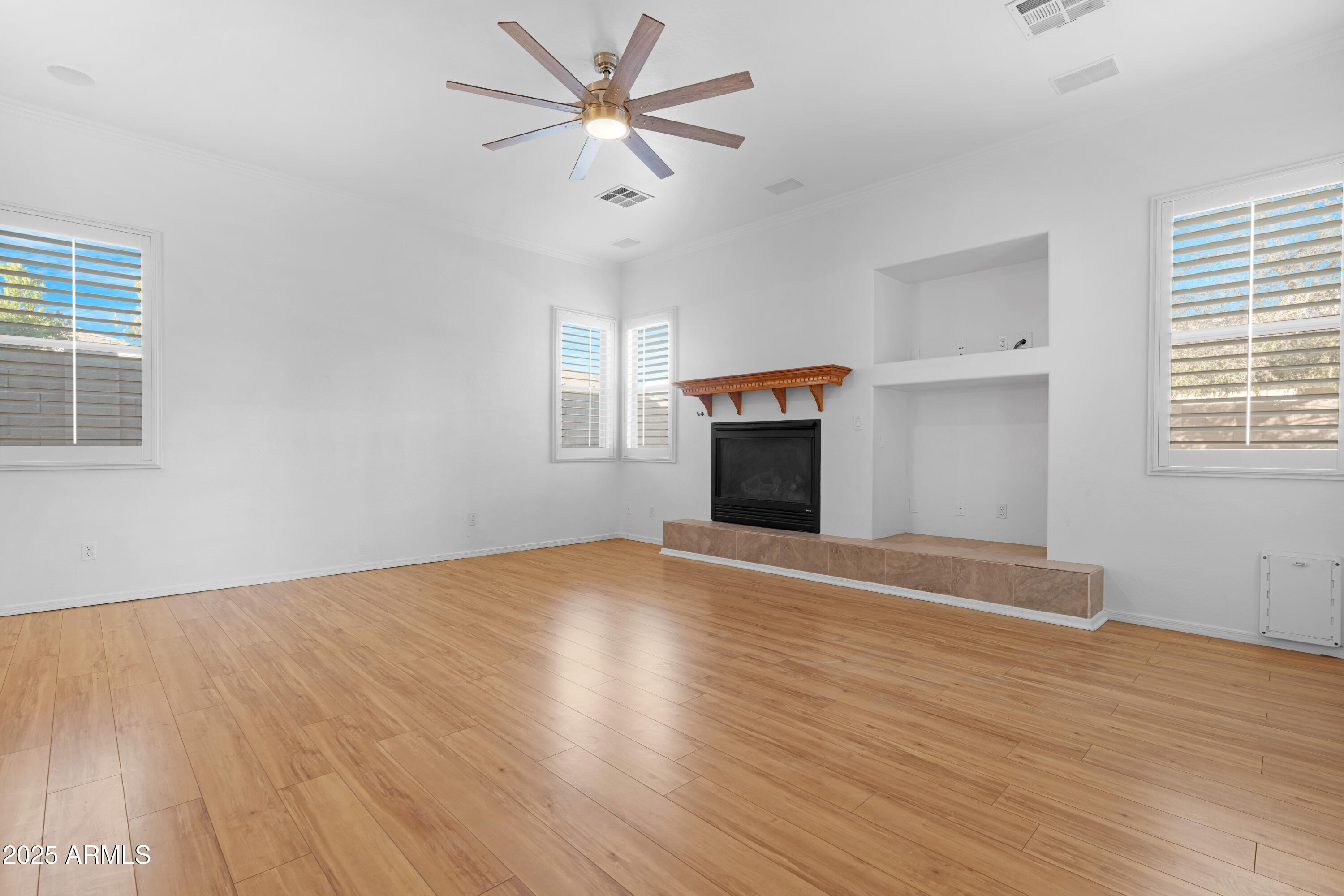 14376 W DESERT HILLS Drive