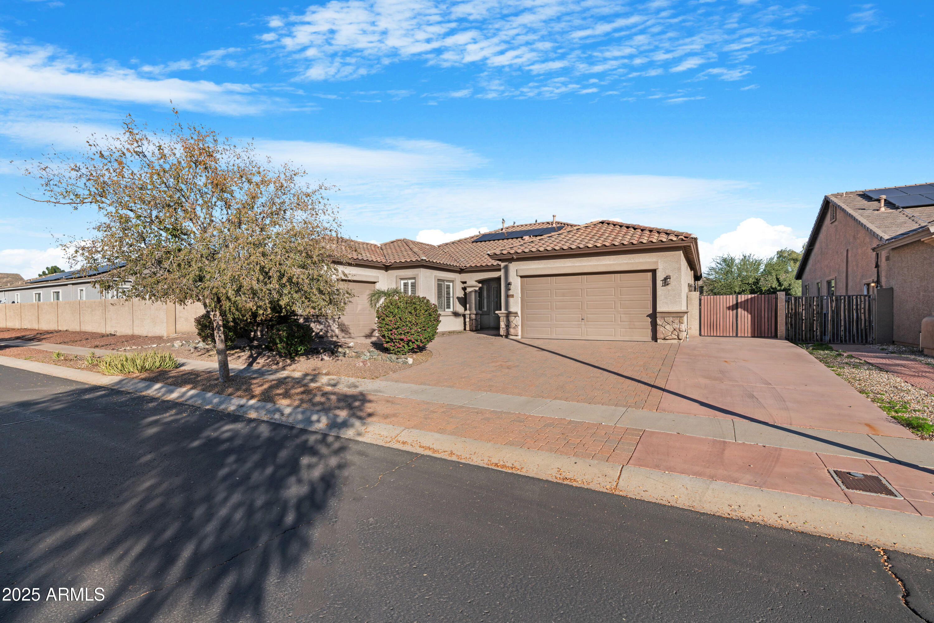 14376 W DESERT HILLS Drive