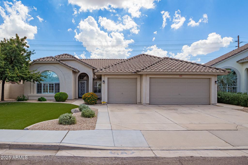 Photo of 2209 E Marquette Drive, Gilbert, AZ 85234 (MLS # 6918801)