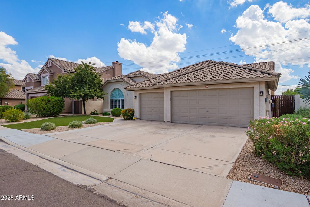 Photo of 2209 E Marquette Drive, Gilbert, AZ 85234 (MLS # 6918801)