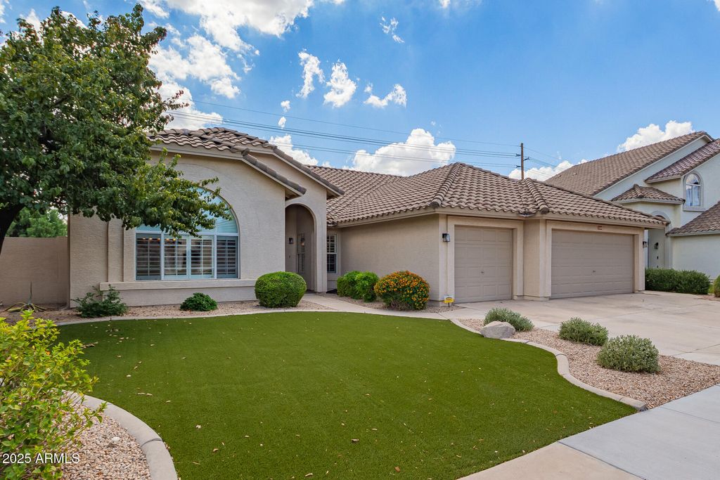 Photo of 2209 E Marquette Drive, Gilbert, AZ 85234 (MLS # 6918801)