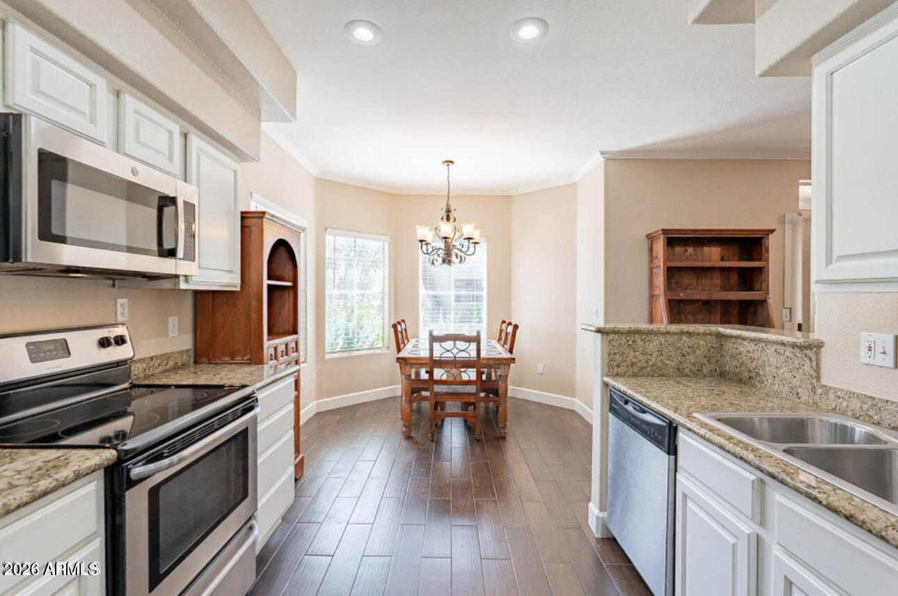 5335 E Shea Boulevard 1042