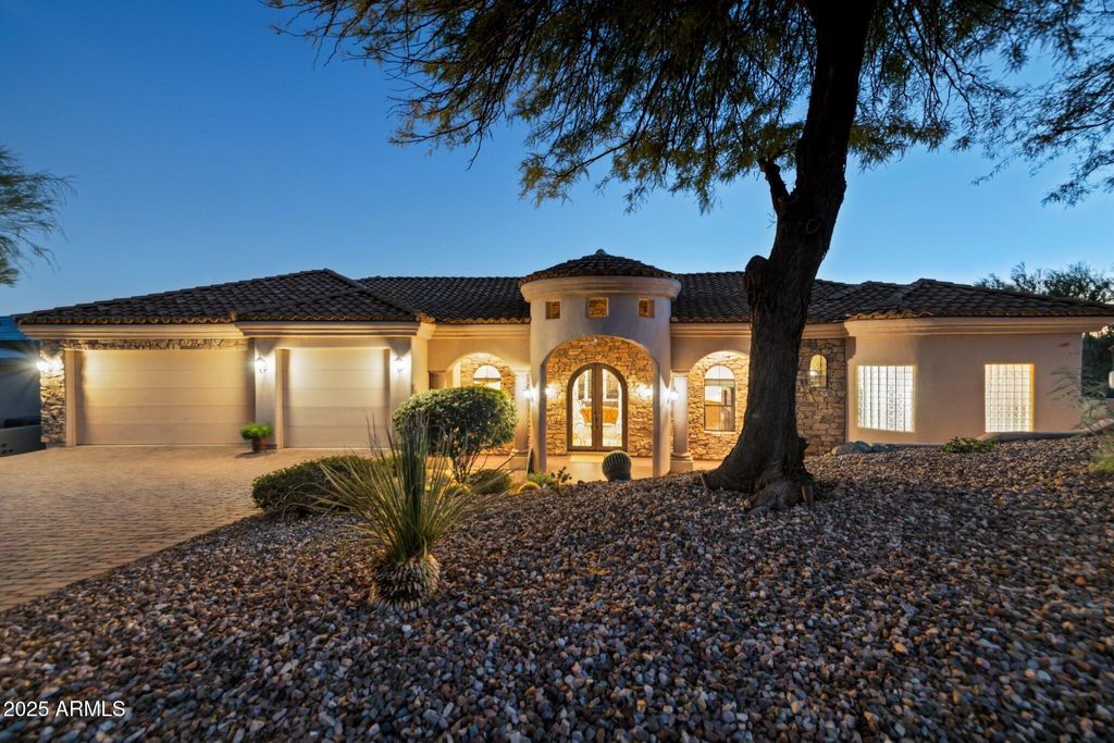 Photo of 15301 E Lotus Lane, Fountain Hills, AZ 85268 (MLS # 6922460)