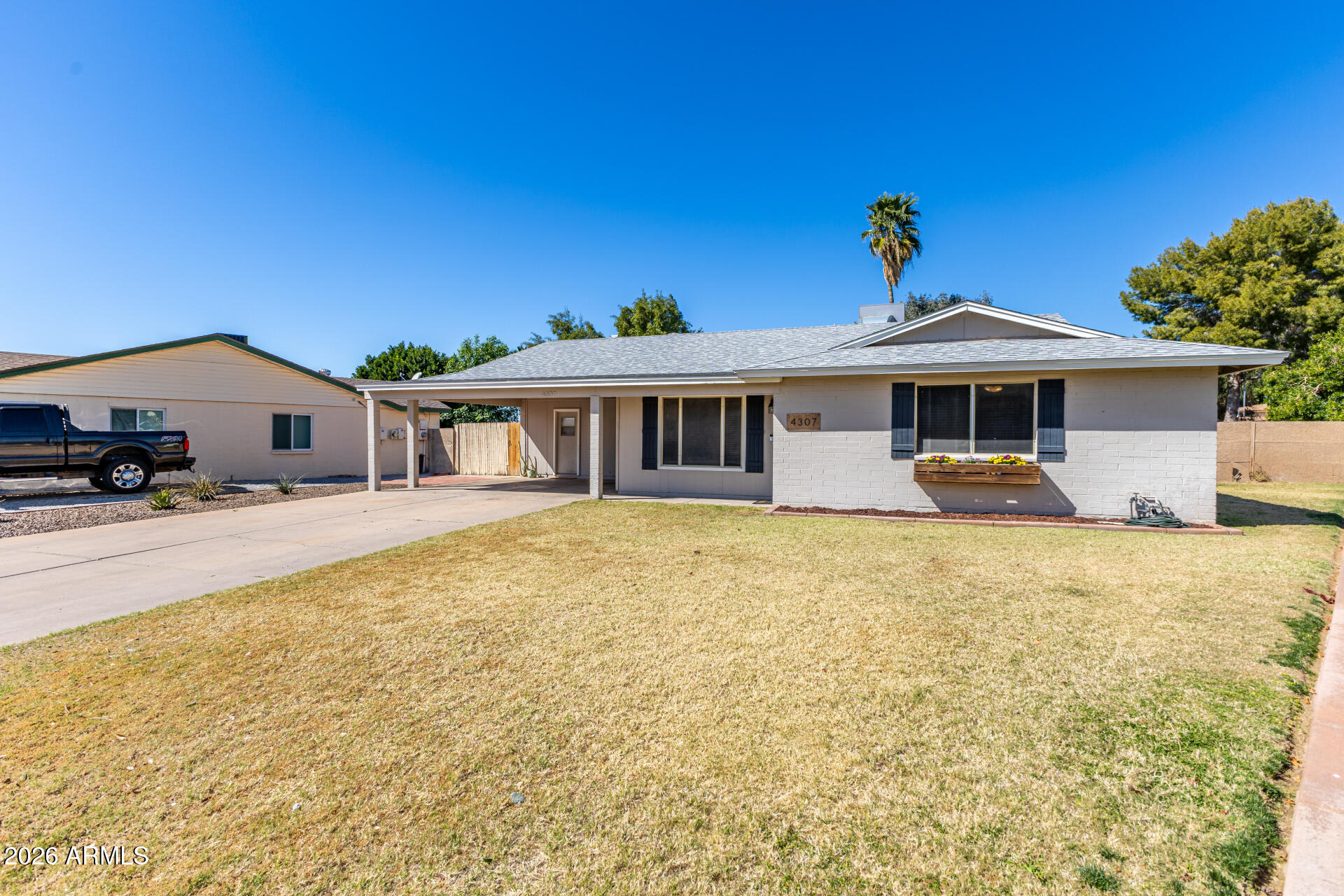 4307 W SANDRA Circle