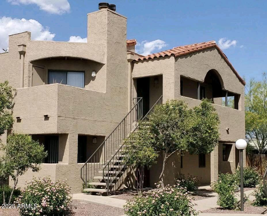 1745 E Glenn Street Apt 220